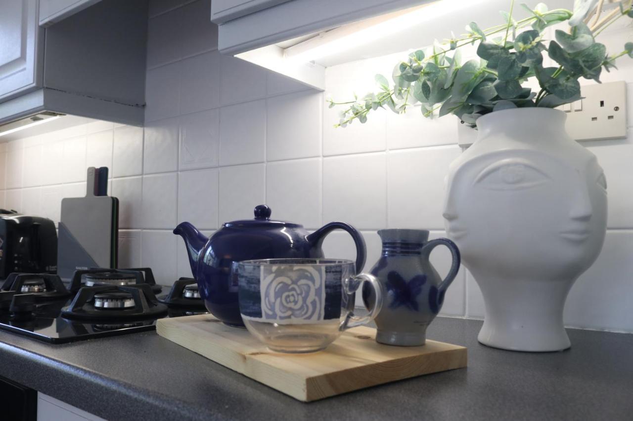 Inviting You To Your Home From Home 10 Minutes From Stratford Westfield Лондон Екстериор снимка