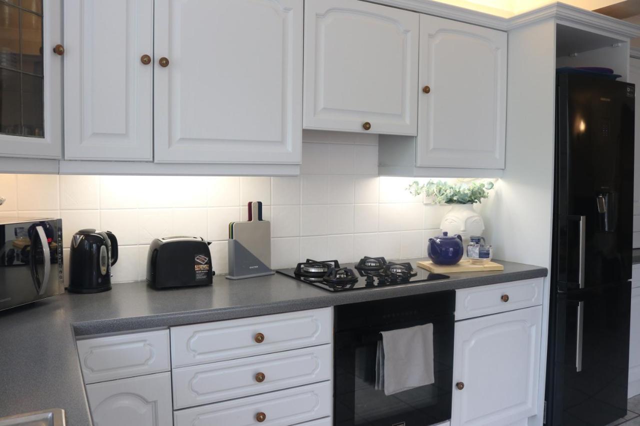 Inviting You To Your Home From Home 10 Minutes From Stratford Westfield Лондон Екстериор снимка