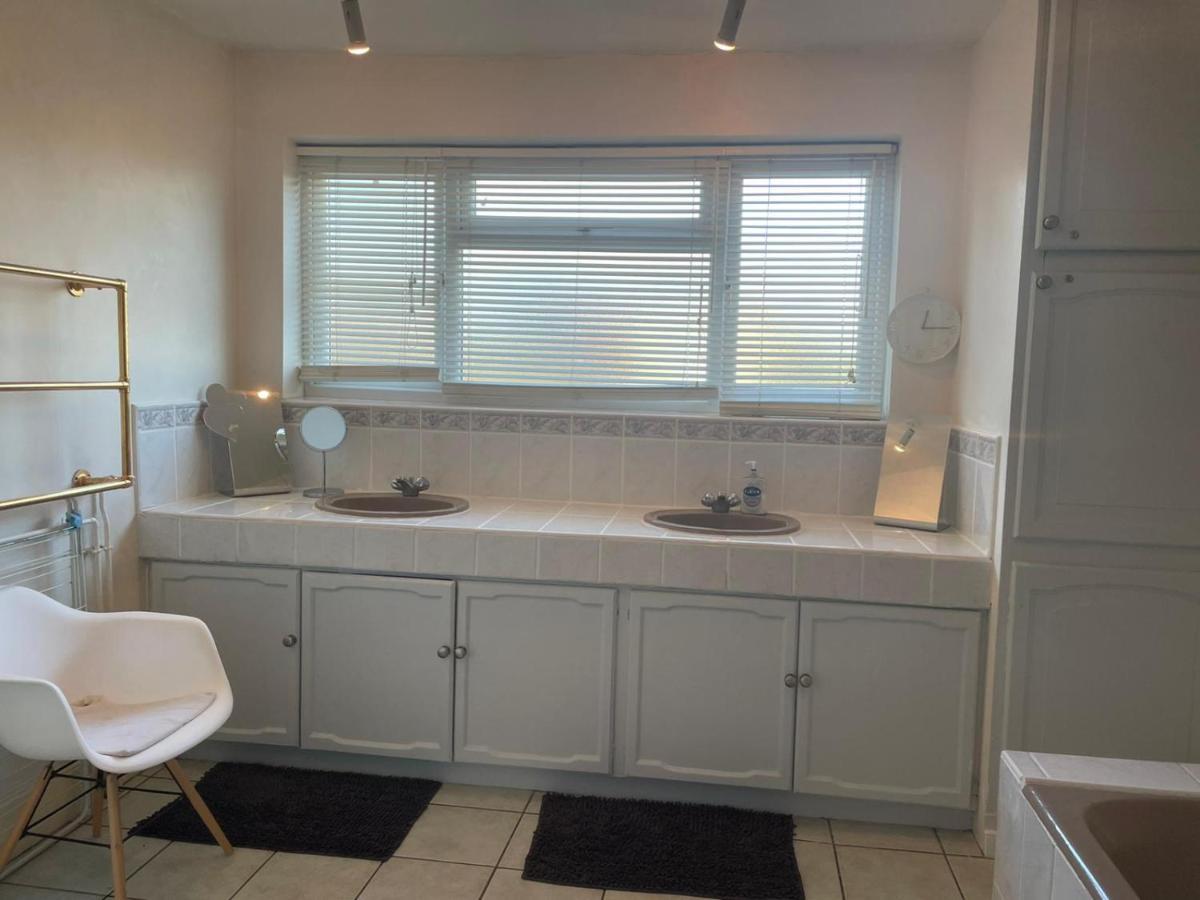 Inviting You To Your Home From Home 10 Minutes From Stratford Westfield Лондон Екстериор снимка