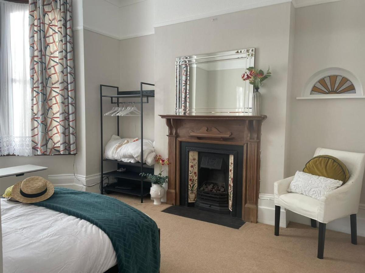 Inviting You To Your Home From Home 10 Minutes From Stratford Westfield Лондон Екстериор снимка
