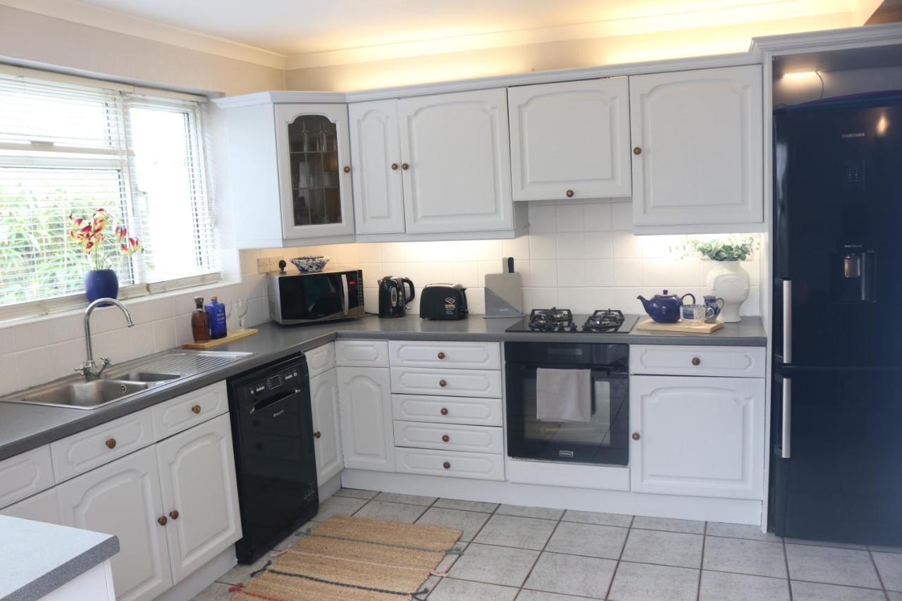Inviting You To Your Home From Home 10 Minutes From Stratford Westfield Лондон Екстериор снимка